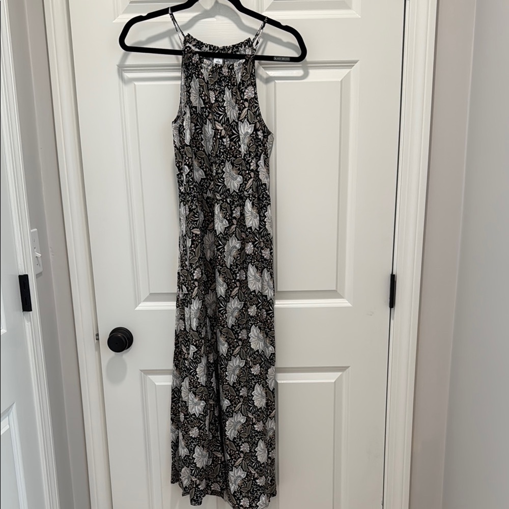 Old Navy Black and White Maxi Dress